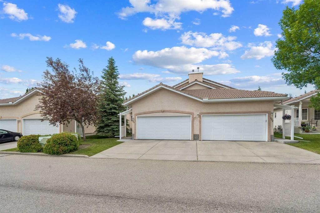 120 Scimitar Heath NW, Calgary — photo 3 of 34