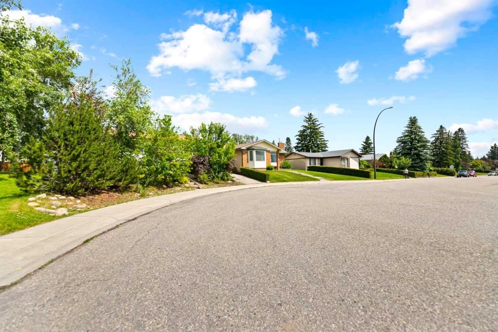 323 maddock Crescent NE, Calgary — photo 3 of 37
