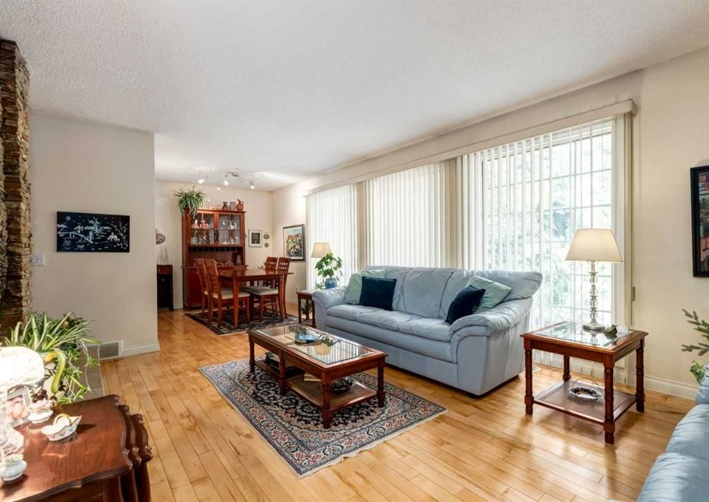7311 Silver Mead Road NW, Calgary — photo 4 of 32