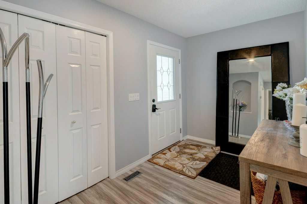 169 Evanscreek Court NW, Calgary — photo 5 of 43