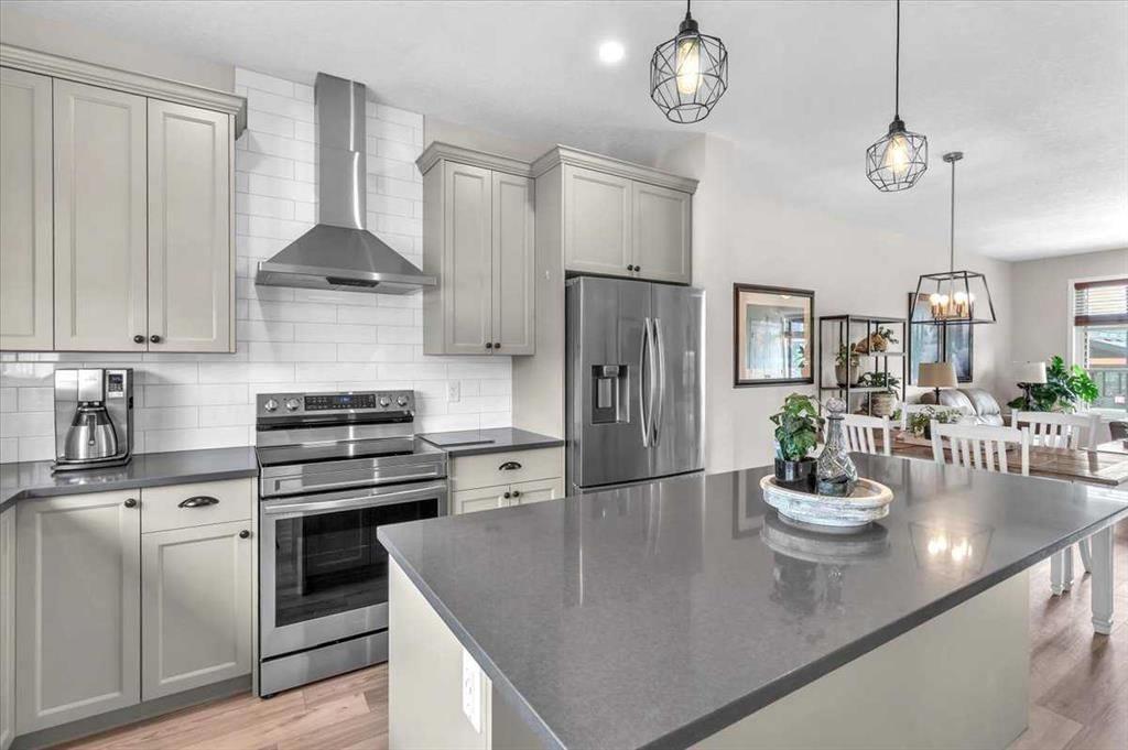 70 Haskayne Drive NW, Calgary — photo 4 of 33