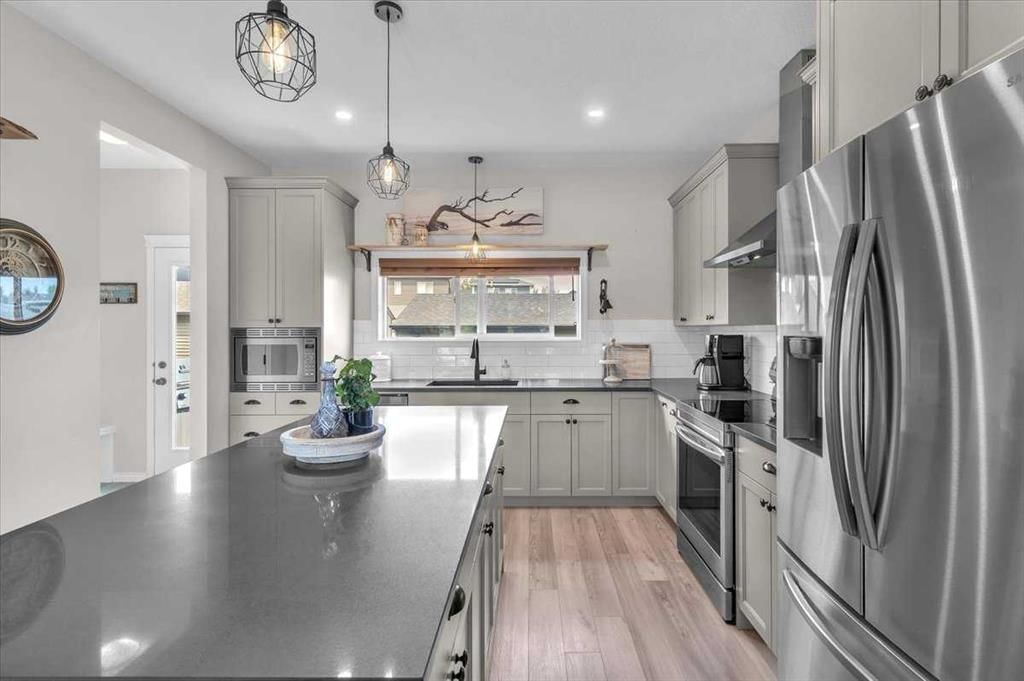 70 Haskayne Drive NW, Calgary — photo 5 of 33