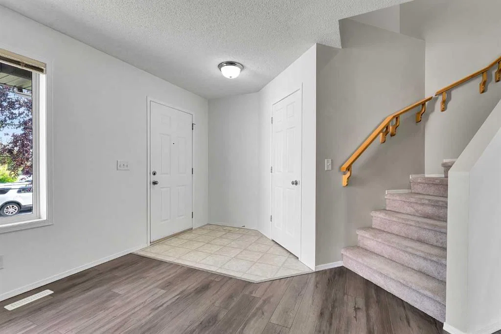203 Covemeadow Crescent, Calgary — photo 5 of 46