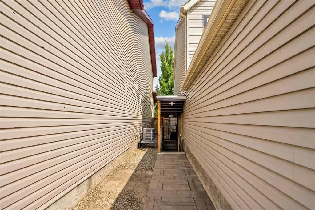 91 Copperstone Gate SE, Calgary — photo 4 of 49