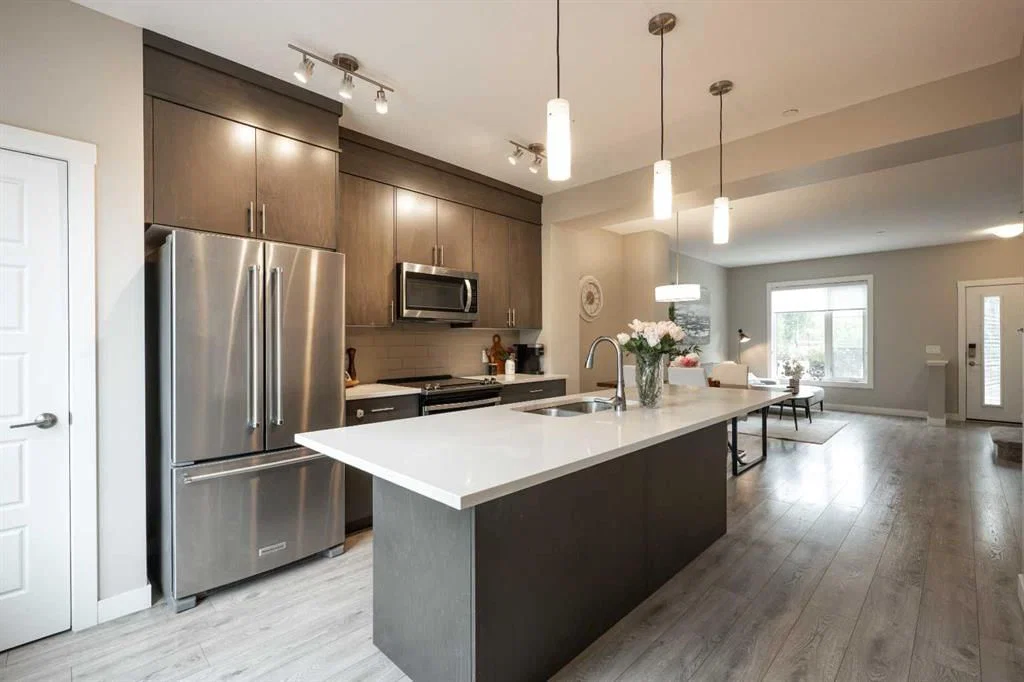 156 Livingston Common NE, Calgary — photo 5 of 41
