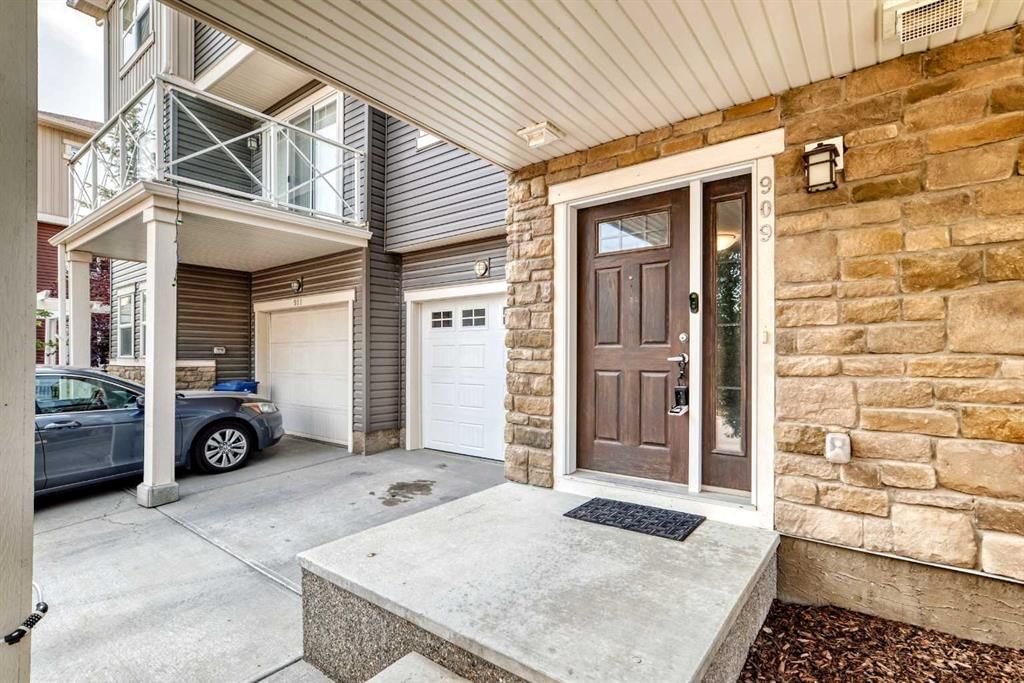 909 Skyview Ranch Grove NE, Calgary — photo 3 of 30