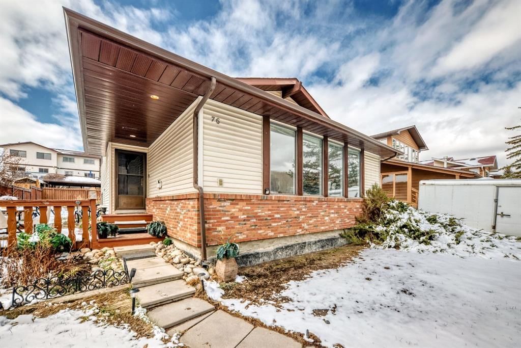 76 Edgewood Drive NW, Calgary — main listing photo
