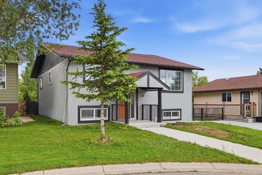 28 Fallingworth Court NE, Calgary — photo 3 of 48