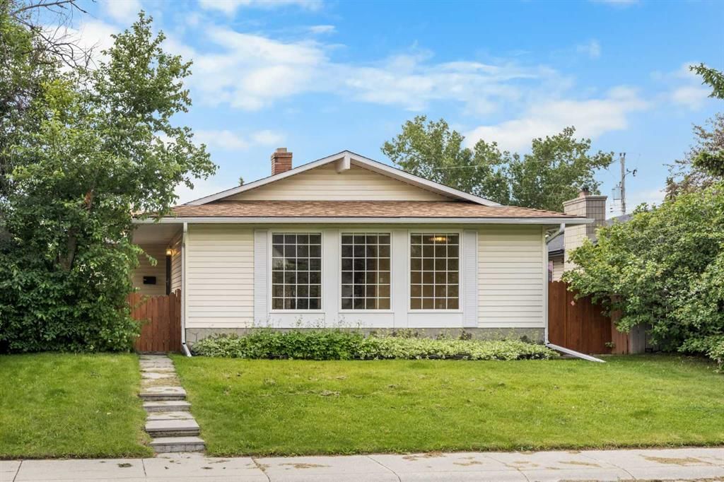 4907 Vantage Crescent NW, Calgary — main listing photo