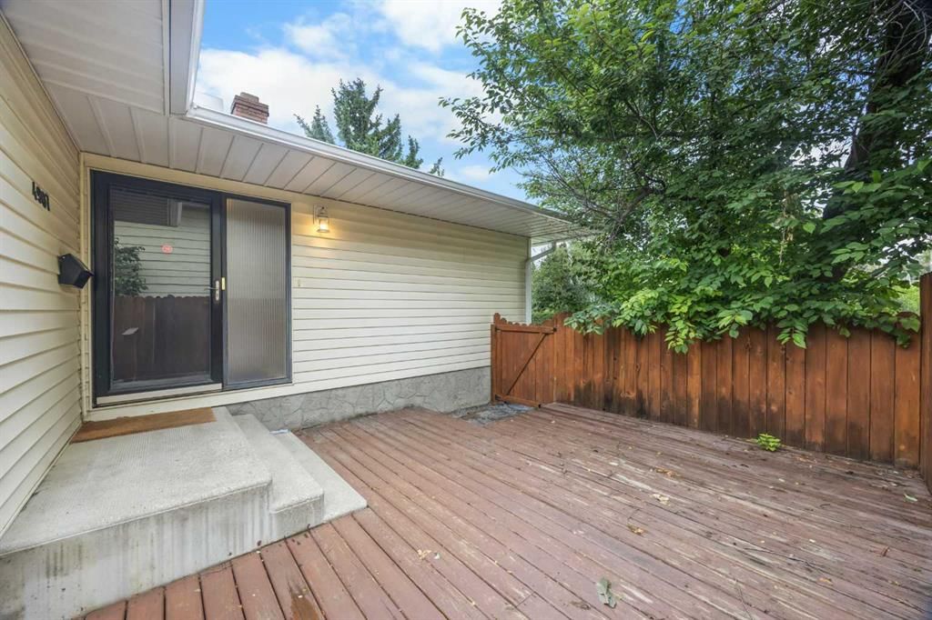 4907 Vantage Crescent NW, Calgary — photo 2 of 42