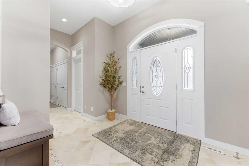 187 Cranarch Circle SE, Calgary — photo 4 of 50