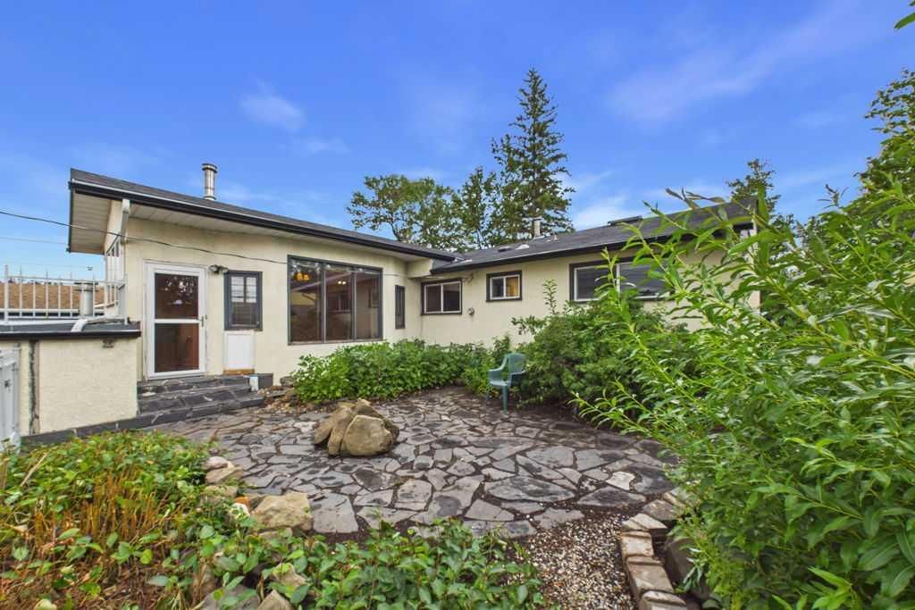 28 Franklin Drive SE, Calgary — main listing photo