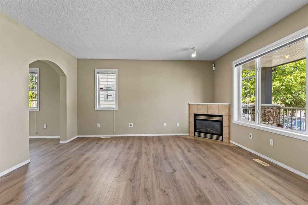17 Citadel Point NW, Calgary — photo 3 of 50