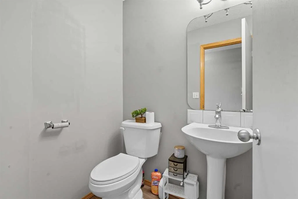 141 Saratoga Close NE, Calgary — photo 5 of 12