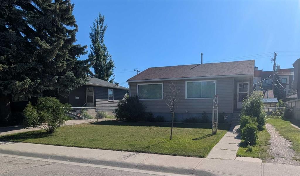 3322 Centre B Street NW, Calgary — photo 2 of 16