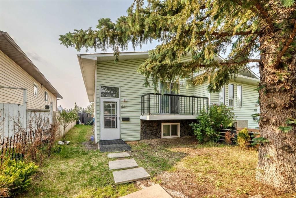 553 Macewan Drive NW, Calgary — photo 2 of 38