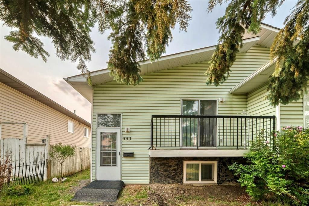 553 Macewan Drive NW, Calgary — photo 3 of 38