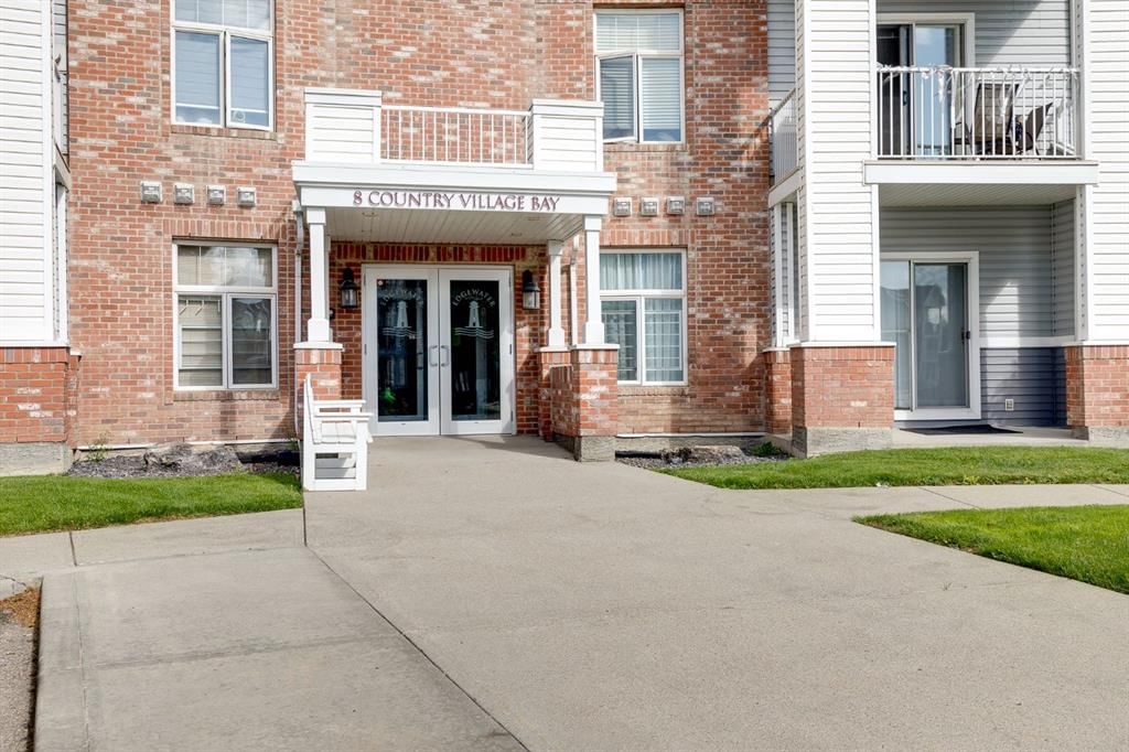 101, 8 Country Village Bay NE, Calgary — photo 3 of 35