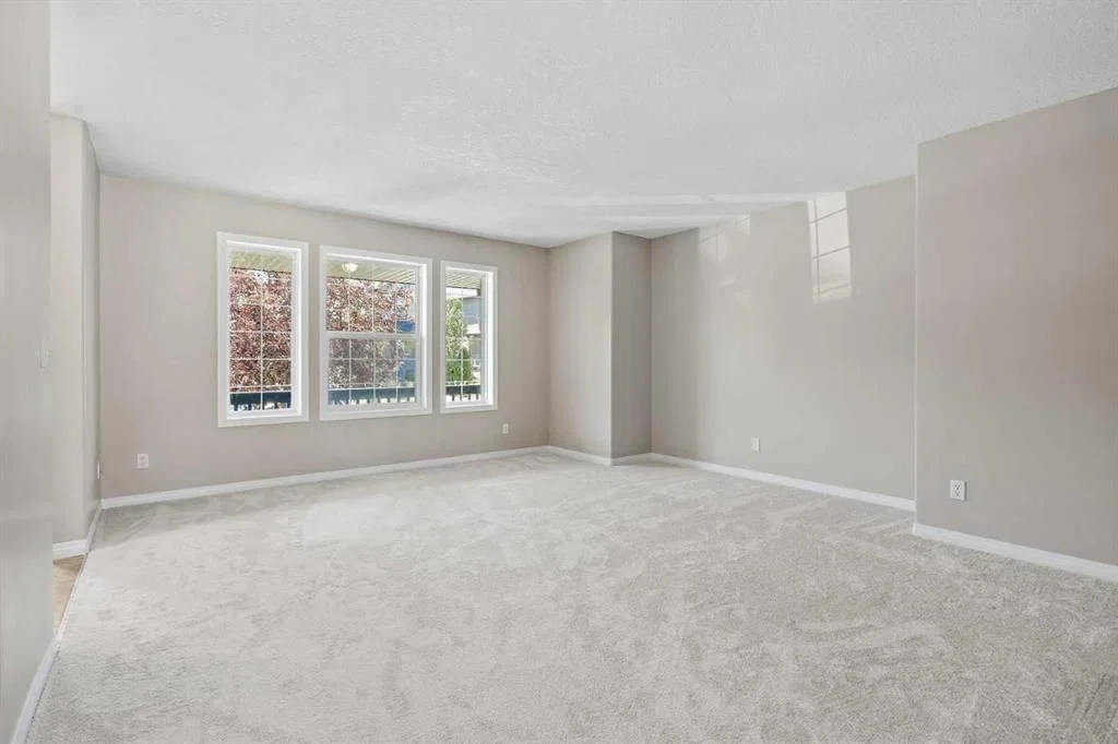 28 Saddlebrook Gardens NE, Calgary — photo 4 of 40