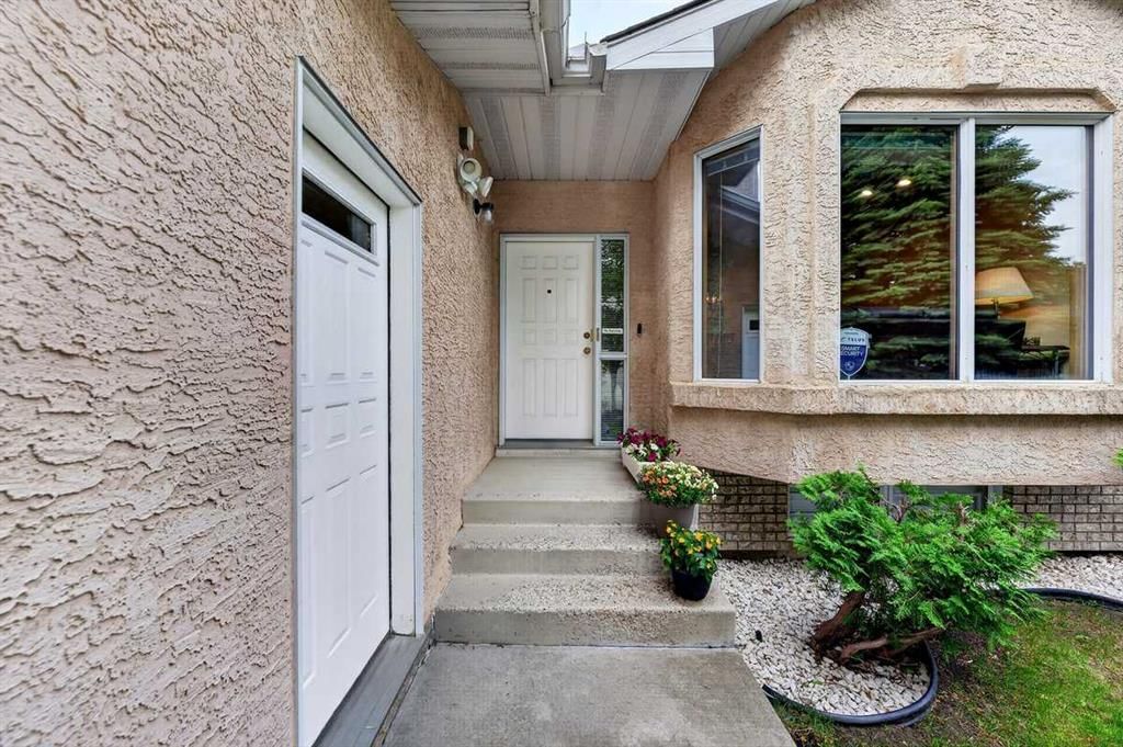 416 Sierra Morena Place SW, Calgary — photo 3 of 50