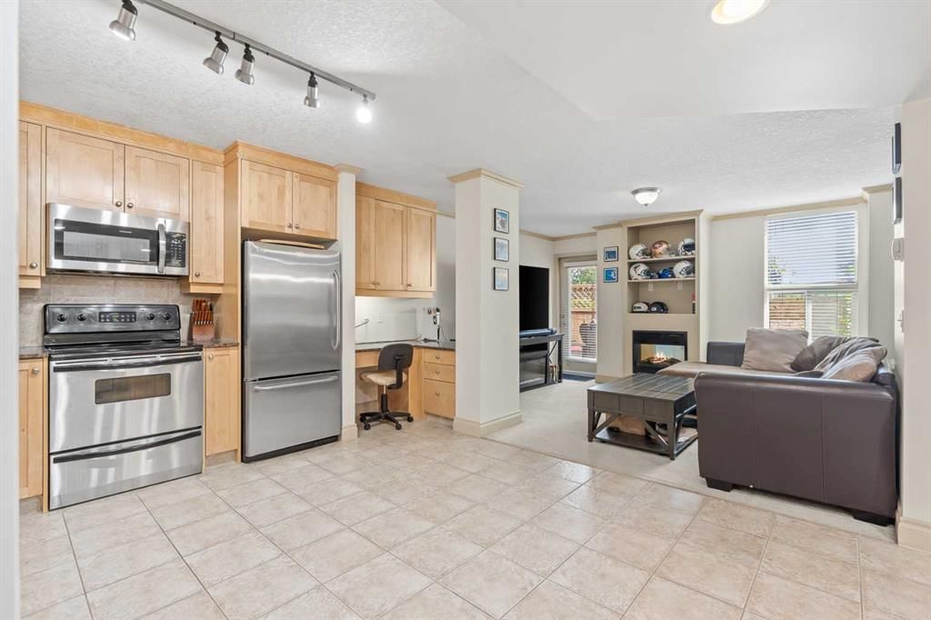 104, 4554 Valiant Drive NW, Calgary — photo 3 of 27