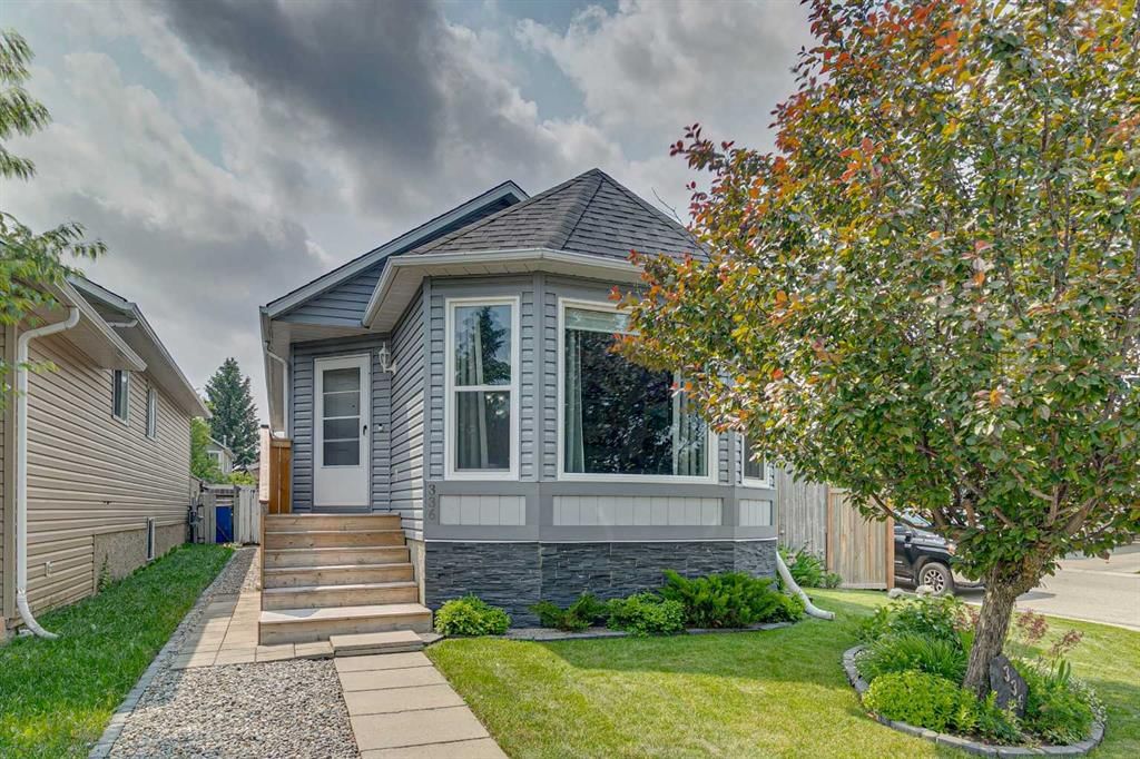 336 Coventry Close NE, Calgary — main listing photo