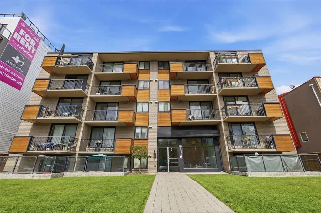 403, 916 Memorial Drive NW, Calgary — main listing photo