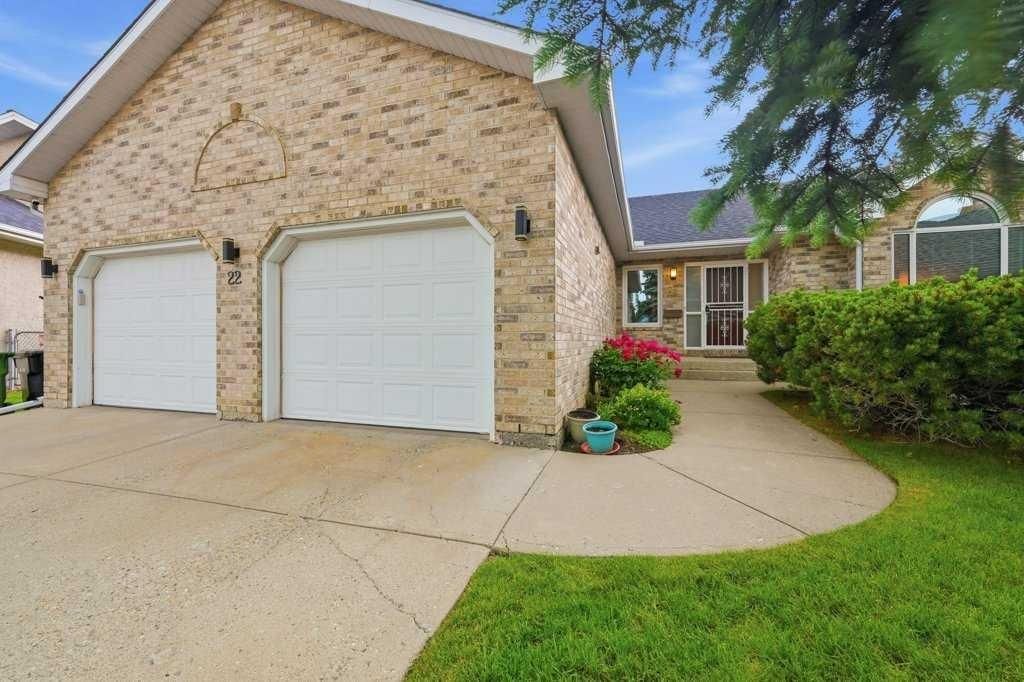 22 Varsity Estates Close NW, Calgary — main listing photo
