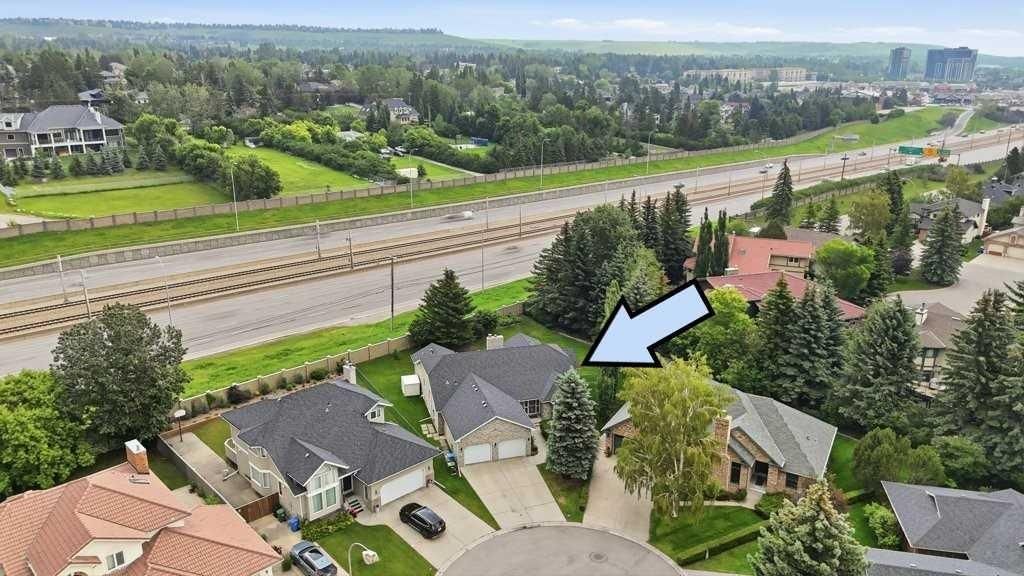 22 Varsity Estates Close NW, Calgary — photo 2 of 45