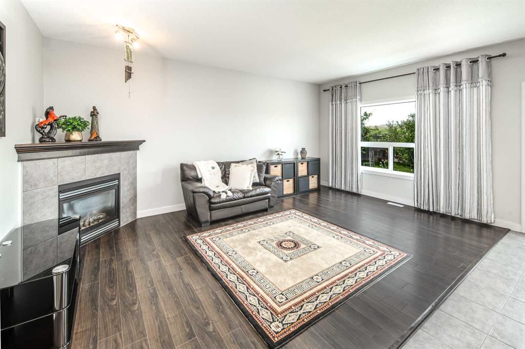 127 Everwoods Park SW, Calgary — photo 4 of 39