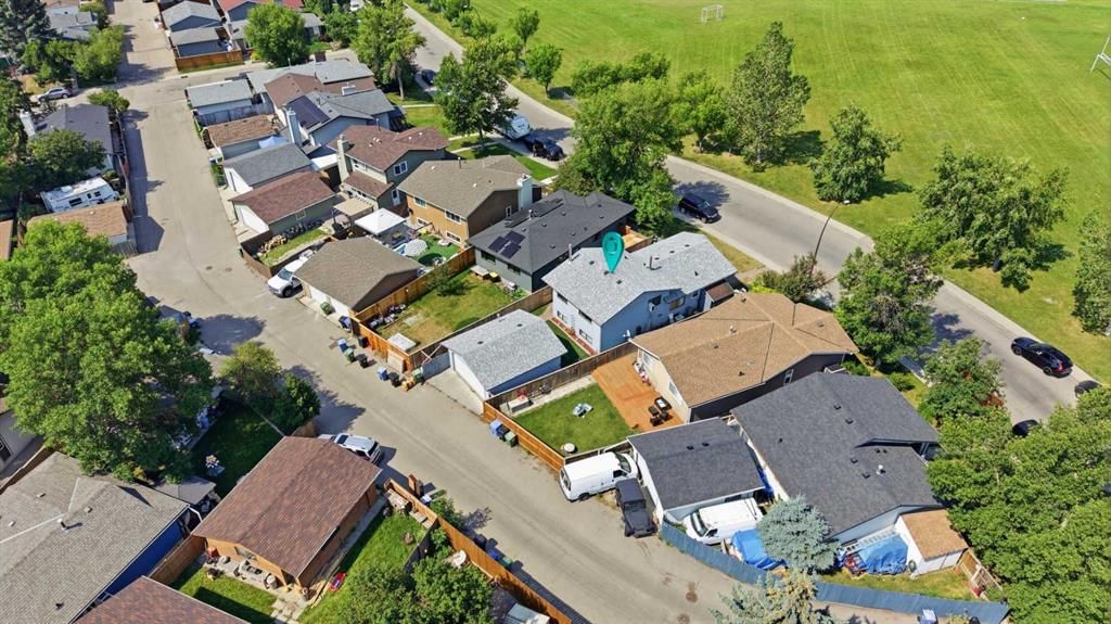 55 Sunbank Road SE, Calgary — photo 4 of 39