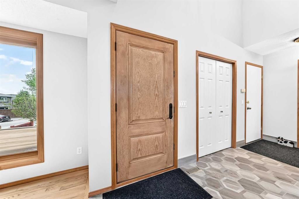 383 Edgebrook Rise NW, Calgary — photo 3 of 49