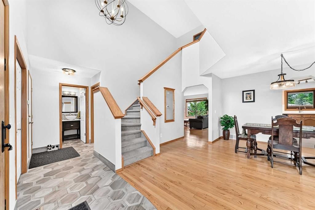 383 Edgebrook Rise NW, Calgary — photo 4 of 49
