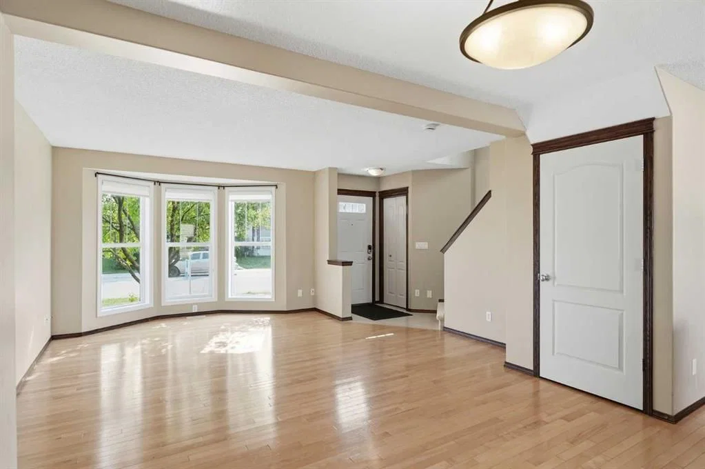 258 Cranberry Place SE, Calgary — photo 3 of 36