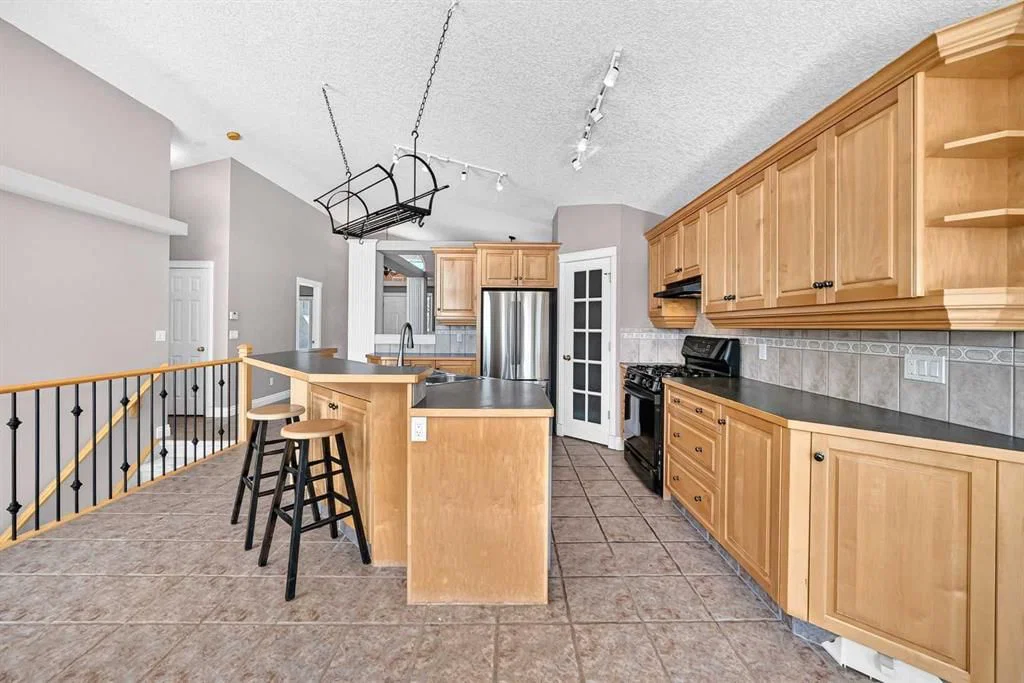 311 Royal Crest Bay NW, Calgary — photo 5 of 50