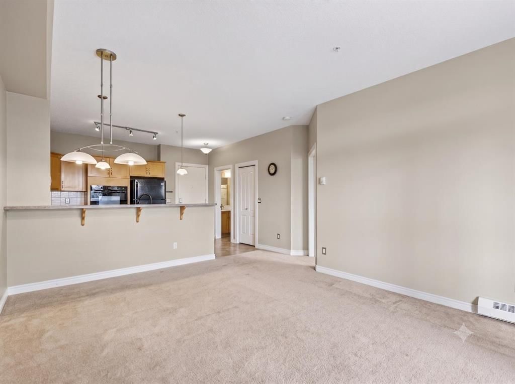 309, 3111 34 Avenue NW, Calgary — photo 5 of 36