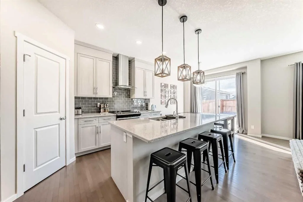 101 Belmont Terrace SW, Calgary — photo 4 of 33