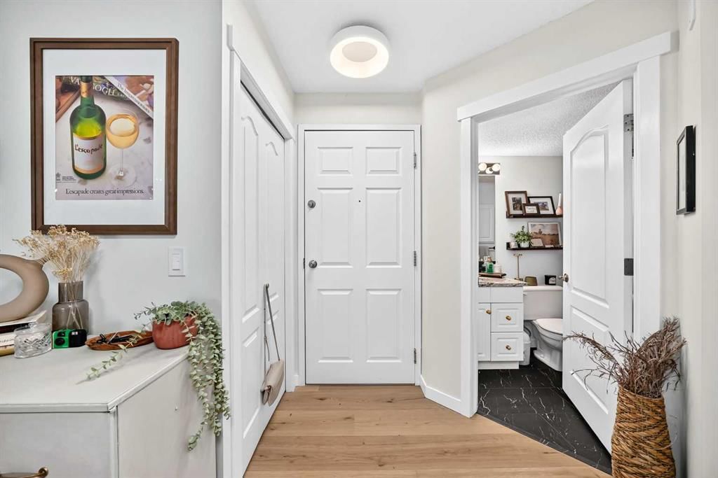 214, 10 Sierra Morena Mews SW, Calgary — photo 3 of 33