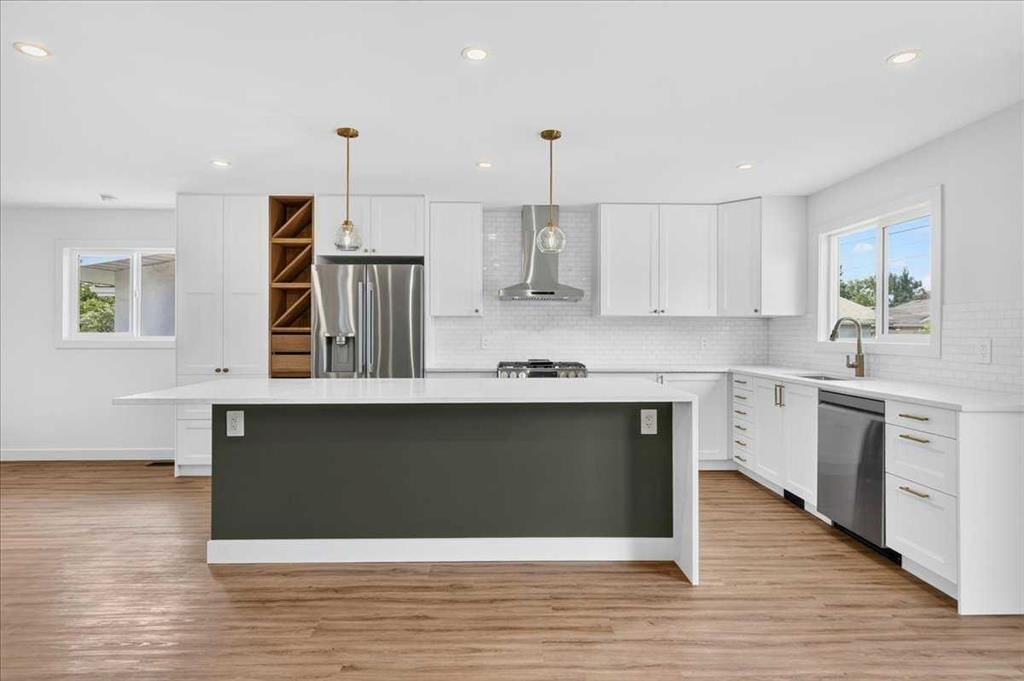 9519 Academy Drive SE, Calgary — photo 5 of 32