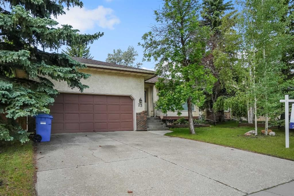 23 Edelweiss Drive NW, Calgary — main listing photo