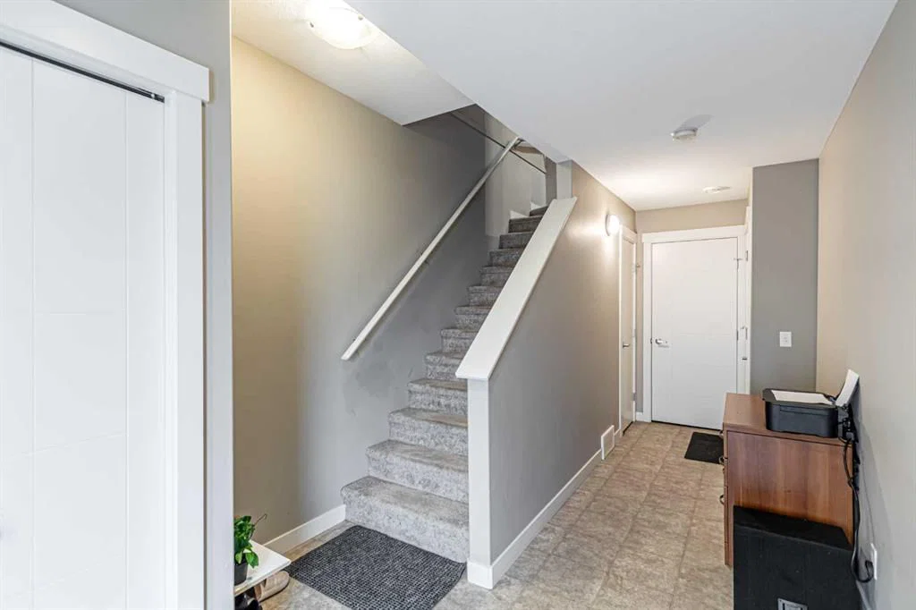 535 Redstone View NE, Calgary — photo 5 of 25