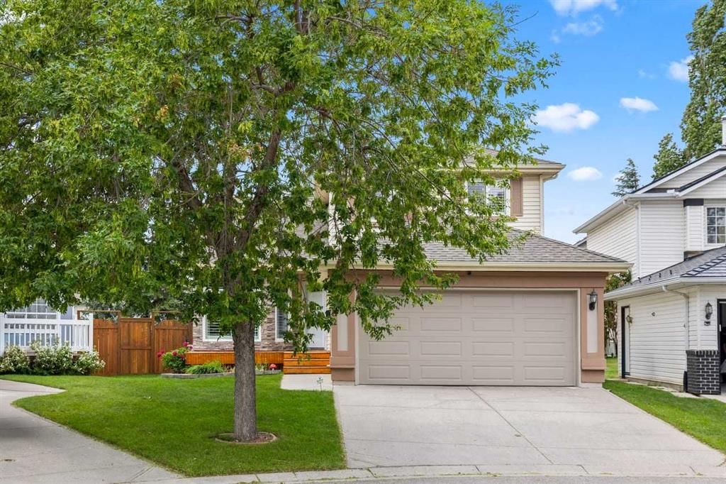 152 Douglas Glen Mews SE, Calgary — main listing photo