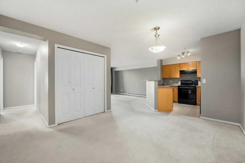 2117, 2518 Fish Creek Boulevard SW, Calgary — photo 2 of 33