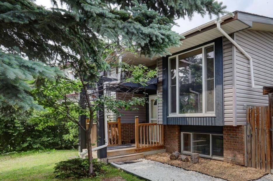 128 Pineland Place NE, Calgary — main listing photo