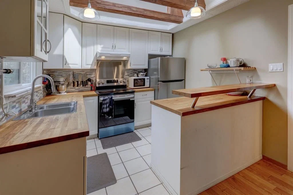 128 Pineland Place NE, Calgary — photo 3 of 30