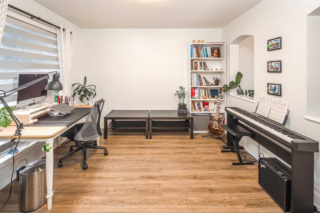 262 Panamount Close NW, Calgary — photo 4 of 50