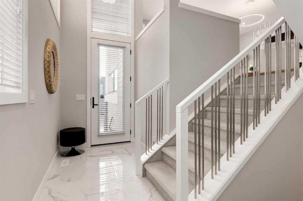 40 Timberline Way SW, Calgary — photo 3 of 50