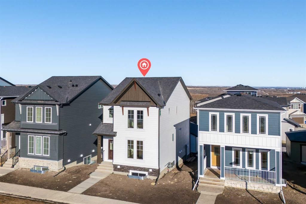 14 Versant Path SW, Calgary — photo 2 of 43