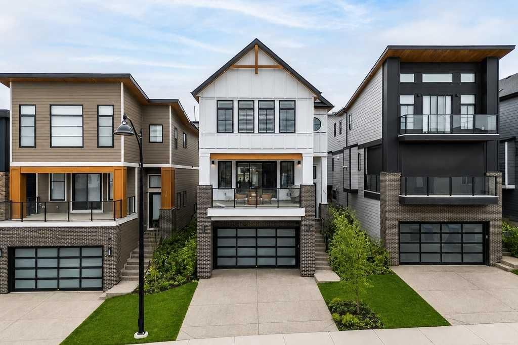 80 Timberline Way SW, Calgary — main listing photo