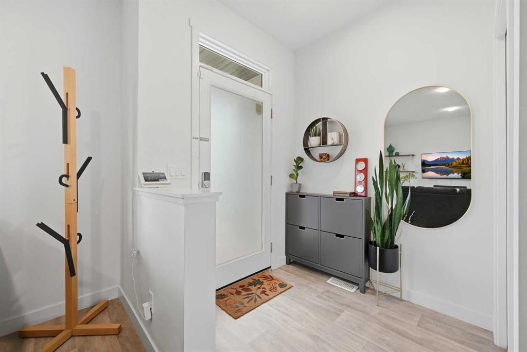 21 Carringvue Link NW, Calgary — photo 4 of 46